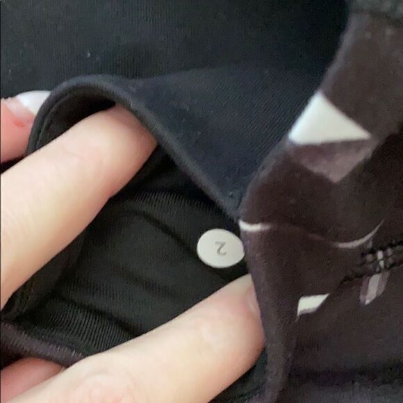 Lululemon size 2 28” black and white wunder under. - Picture 2 of 3